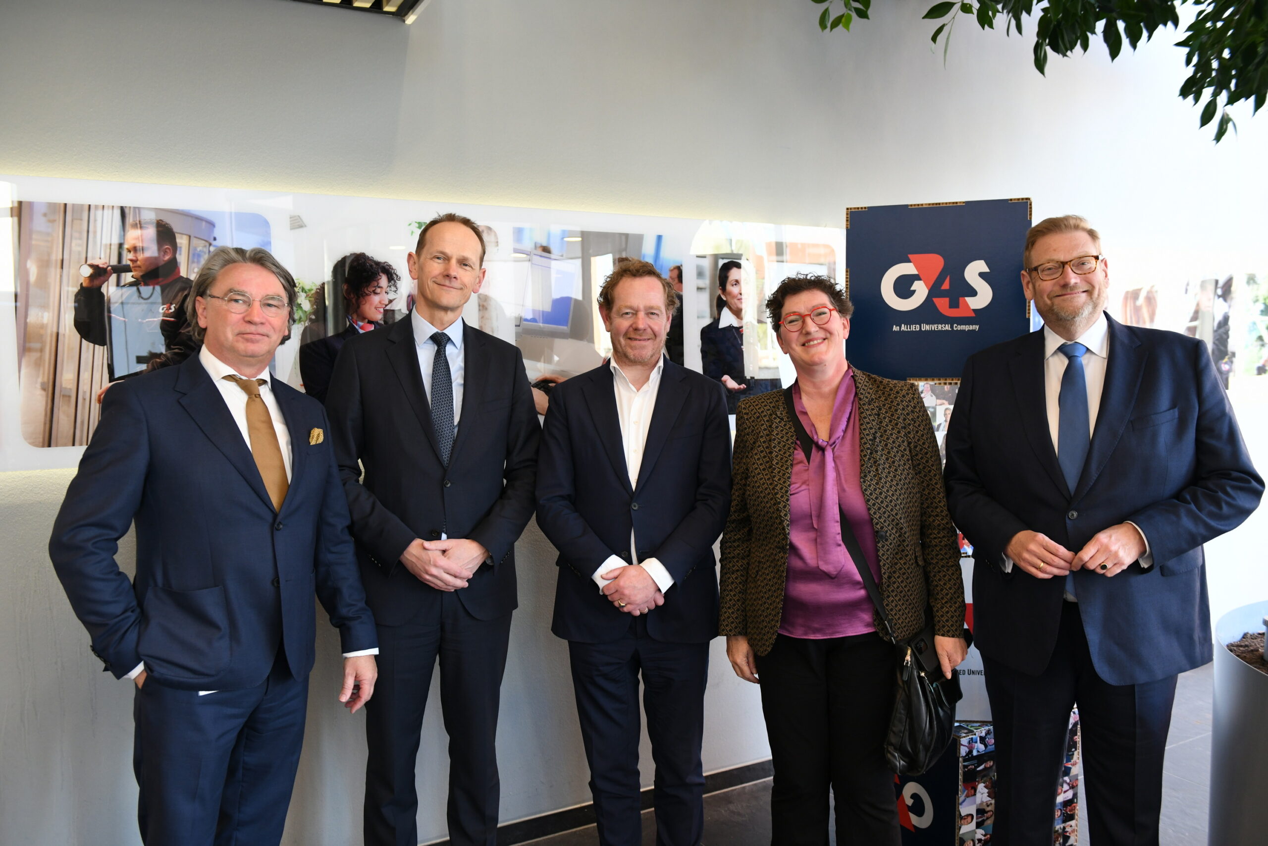Aandacht voor bescherming beveiliger bij werkbezoek minister Van Weel